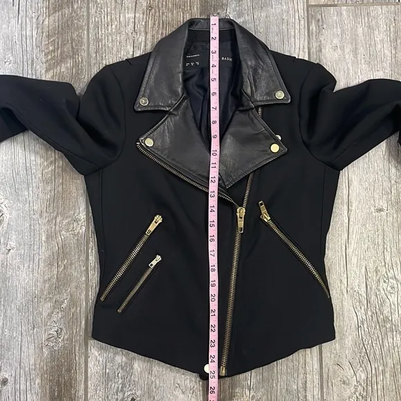 (75% OFF) EUC Zara Genuine Leather Trim BLACK Moto jacket MEDIUM MSRP: $228