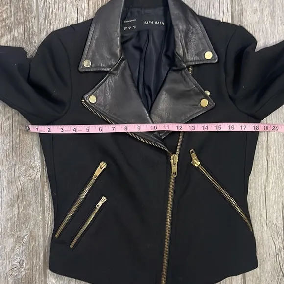 (75% OFF) EUC Zara Genuine Leather Trim BLACK Moto jacket MEDIUM MSRP: $228