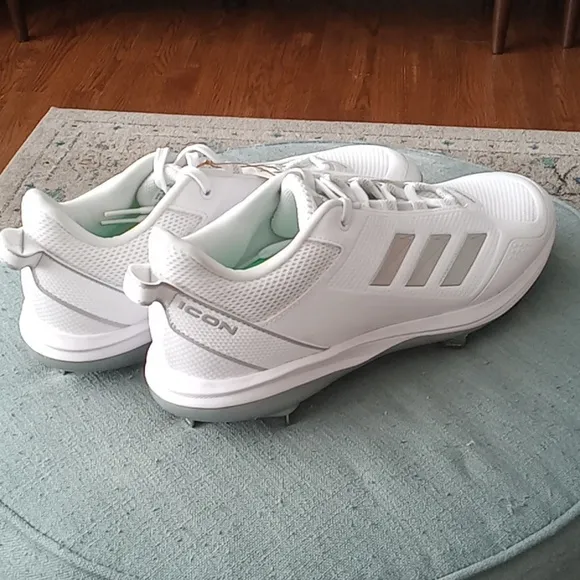 adidas men's baseball cleats-NEW