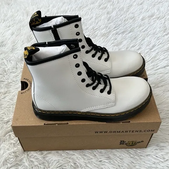 Dr. Martens Kids' Zavala Combat Lace Up Boot Big Kid in white size 5