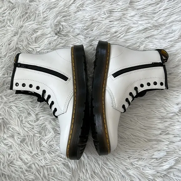 Dr. Martens Kids' Zavala Combat Lace Up Boot Big Kid in white size 5