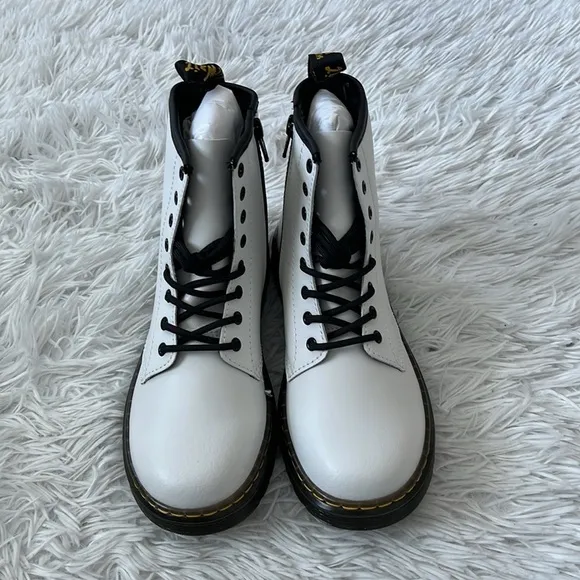 Dr. Martens Kids' Zavala Combat Lace Up Boot Big Kid in white size 5