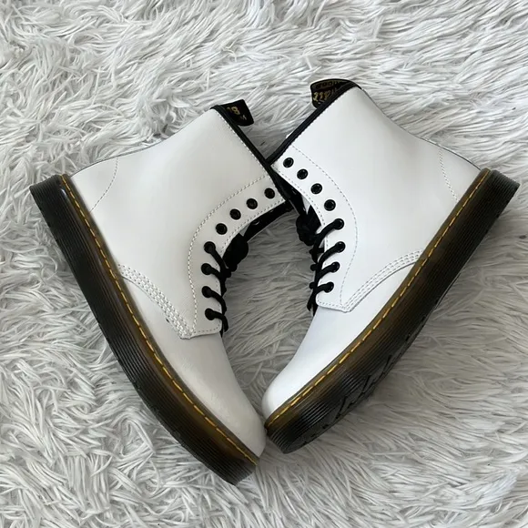Dr. Martens Kids' Zavala Combat Lace Up Boot Big Kid in white size 5