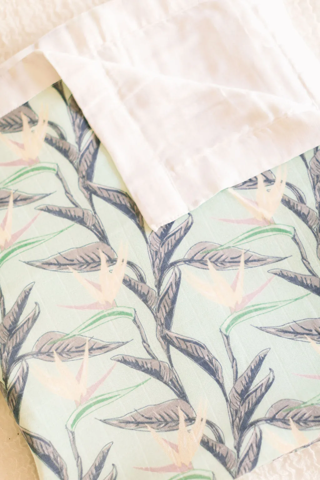 Dreamy Birds of Paradise Keiki Lounger