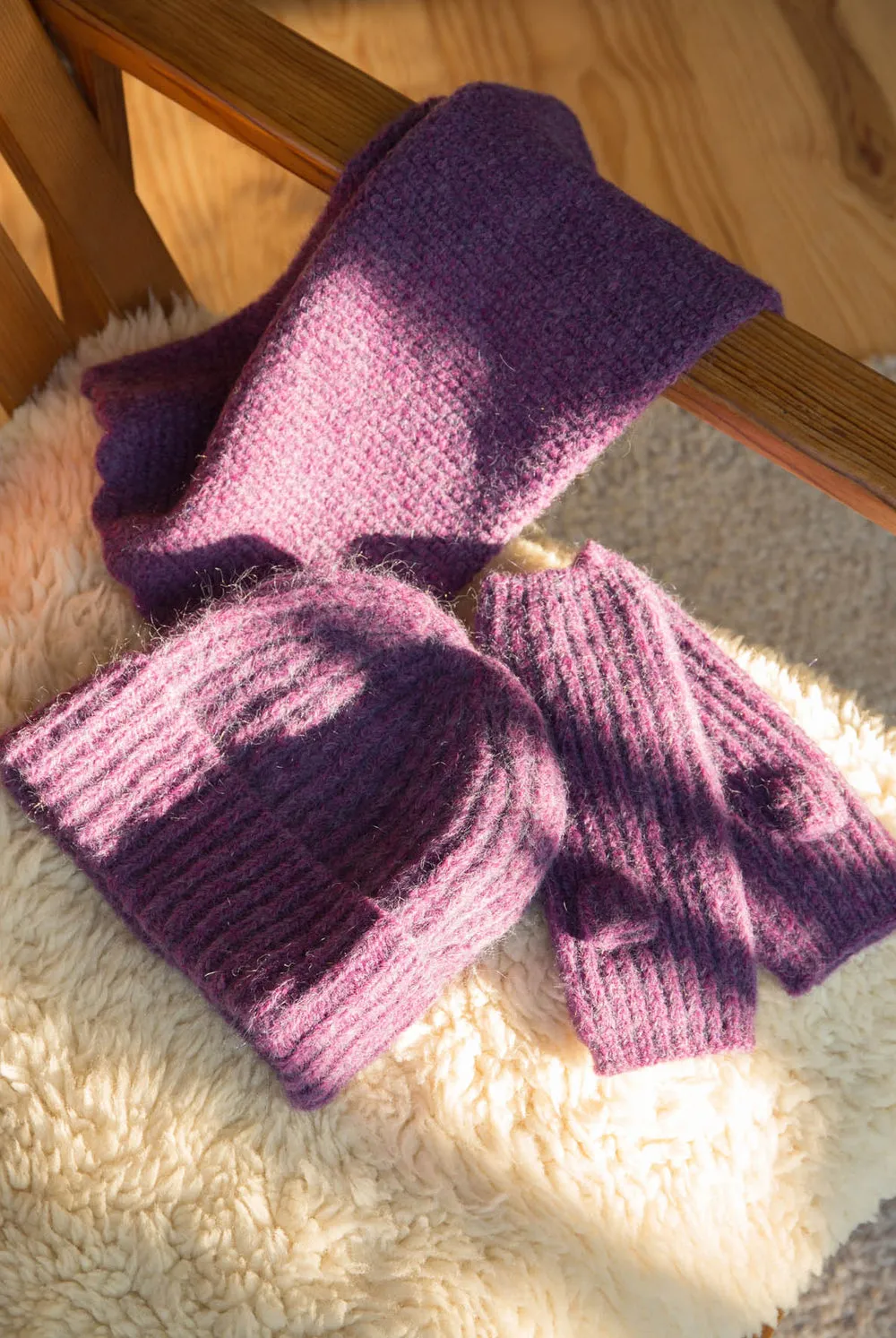 Louise Misha - Zeliette Mittens in Purple