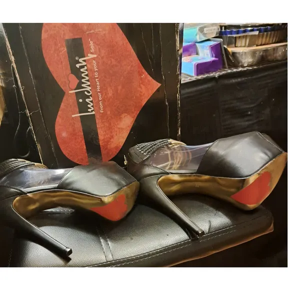 Luichiny Gorgeous and sassy size 8 with 7 inch stilletos