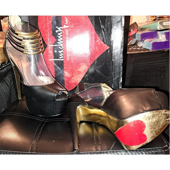 Luichiny Gorgeous and sassy size 8 with 7 inch stilletos