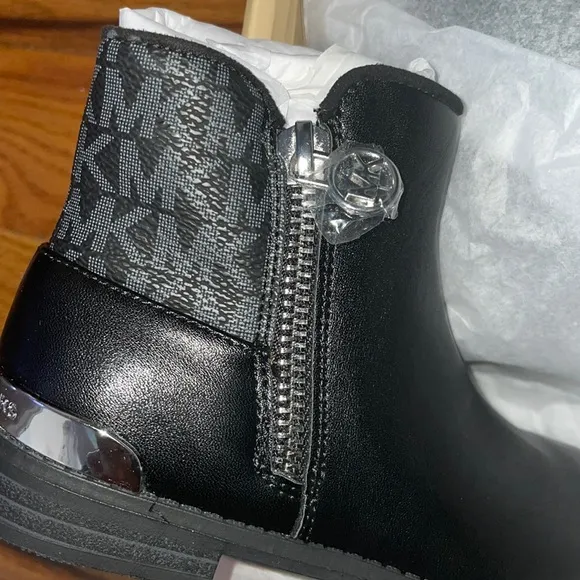 NEW in Box Michael Kors Emma Theodore Boots MK logo Black 11 Toddler 11T  Gift