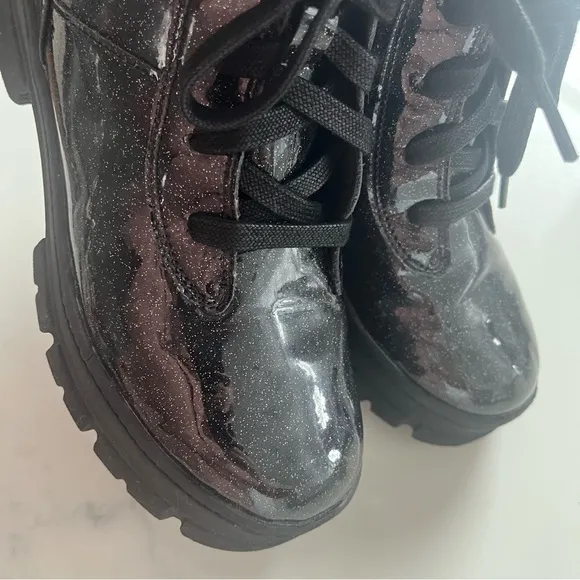 UGG Kids Big Girl 4 Ashton Glitter Sparkle Boots Lace Up Black