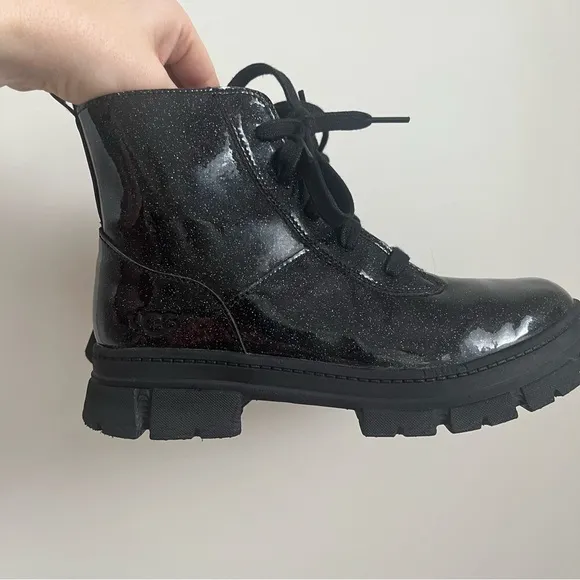 UGG Kids Big Girl 4 Ashton Glitter Sparkle Boots Lace Up Black