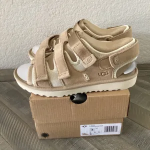 UGG Kids' GoldenCoast Slingback Sandal, size 3