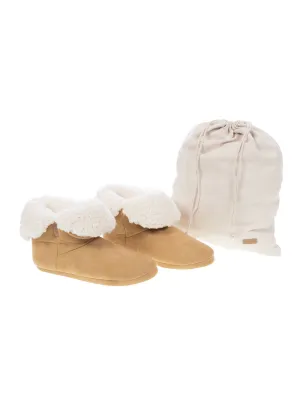 Warm suede slippers with fur lining